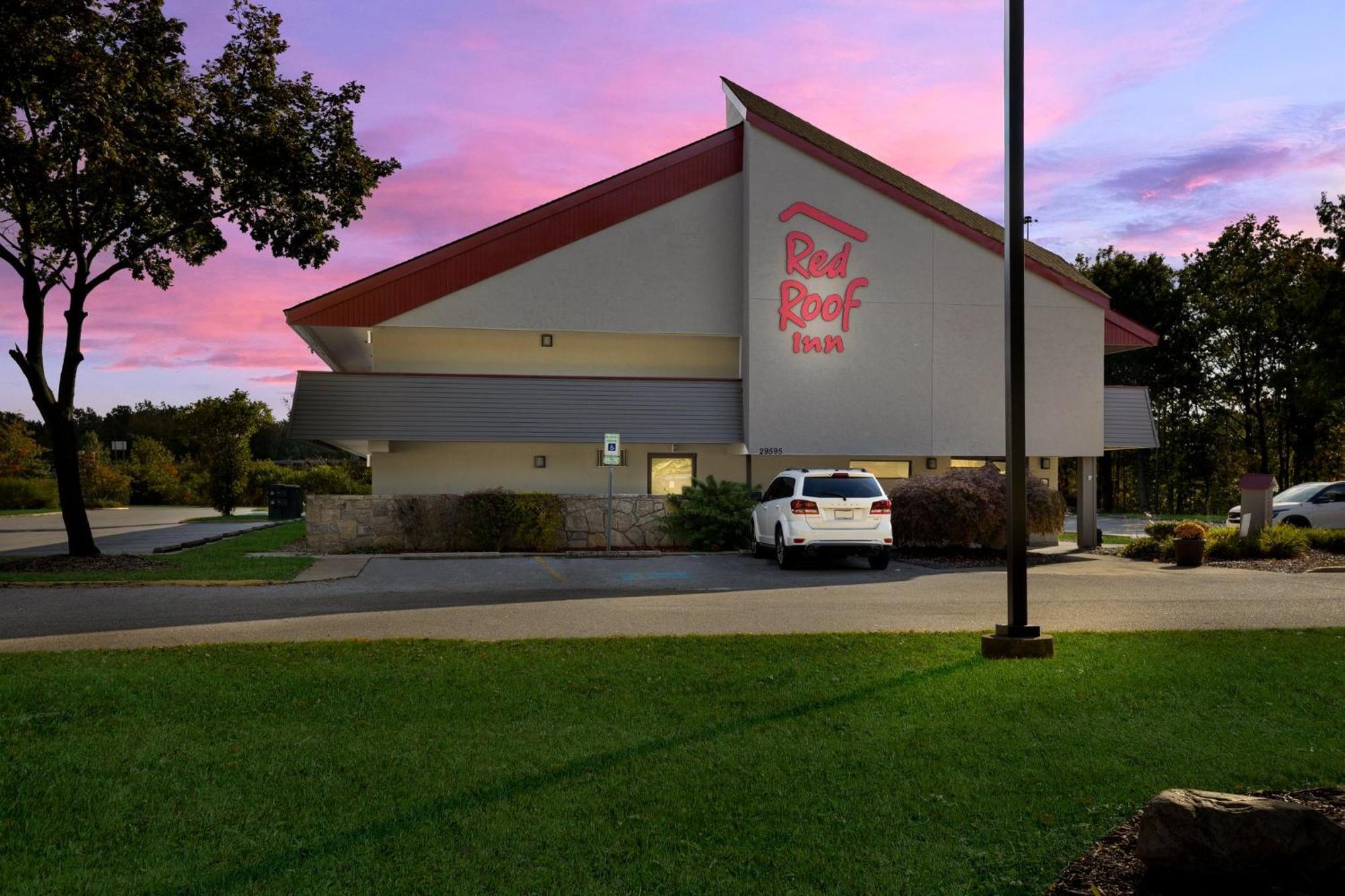 Red Roof Inn Cleveland - Westlake Exterior foto